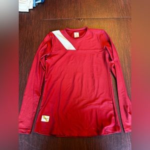 Tracksmith maroon van cortland long sleeve small